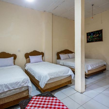 Hotel Jogja Букитинги Екстериор снимка