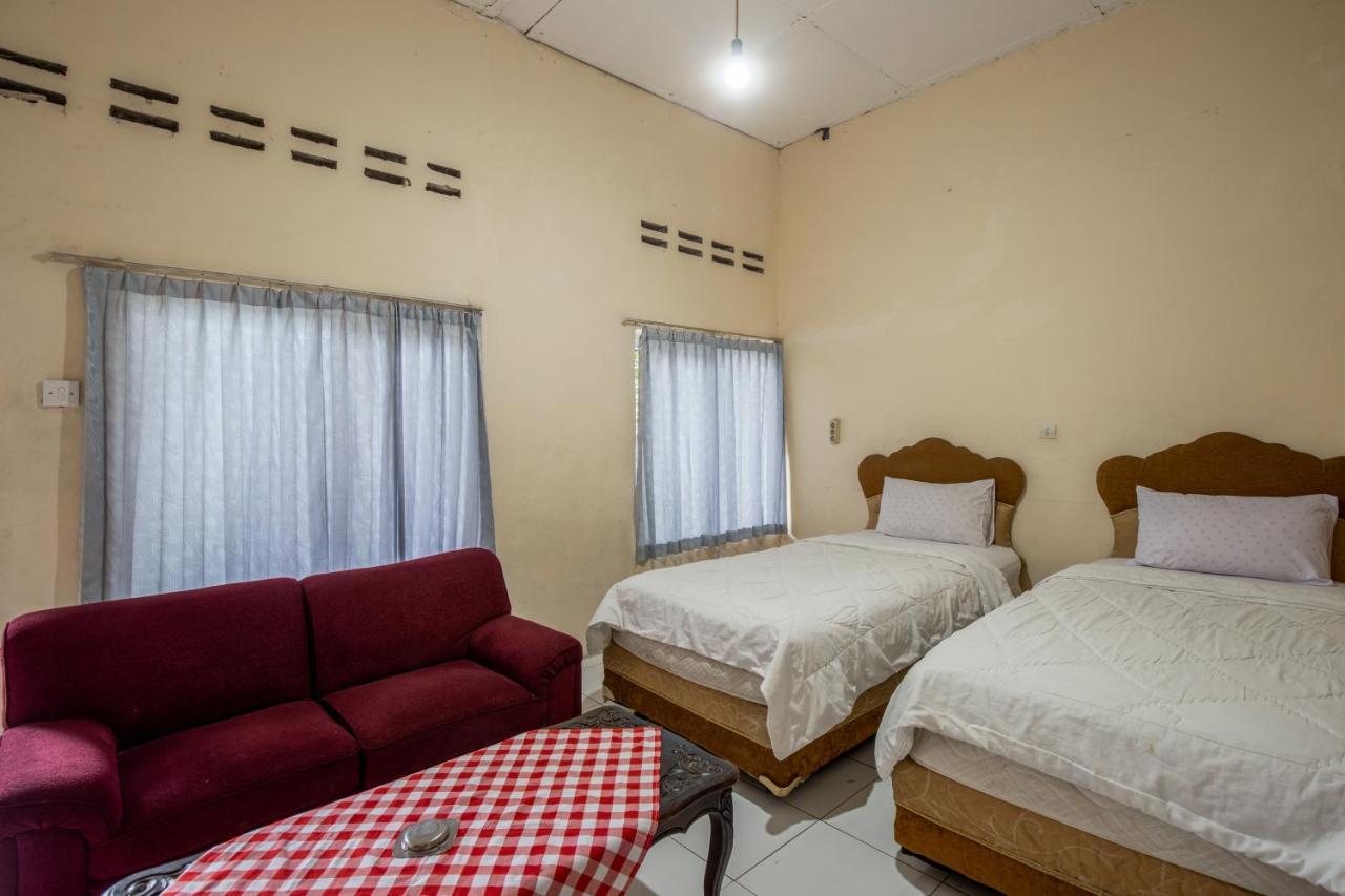 Hotel Jogja Букитинги Екстериор снимка
