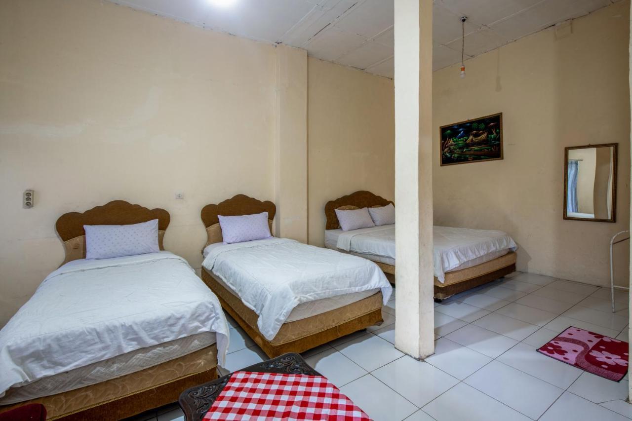 Hotel Jogja Букитинги Екстериор снимка