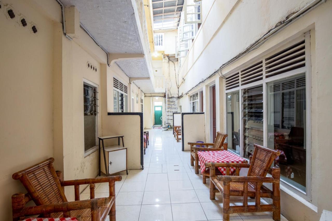 Hotel Jogja Букитинги Екстериор снимка