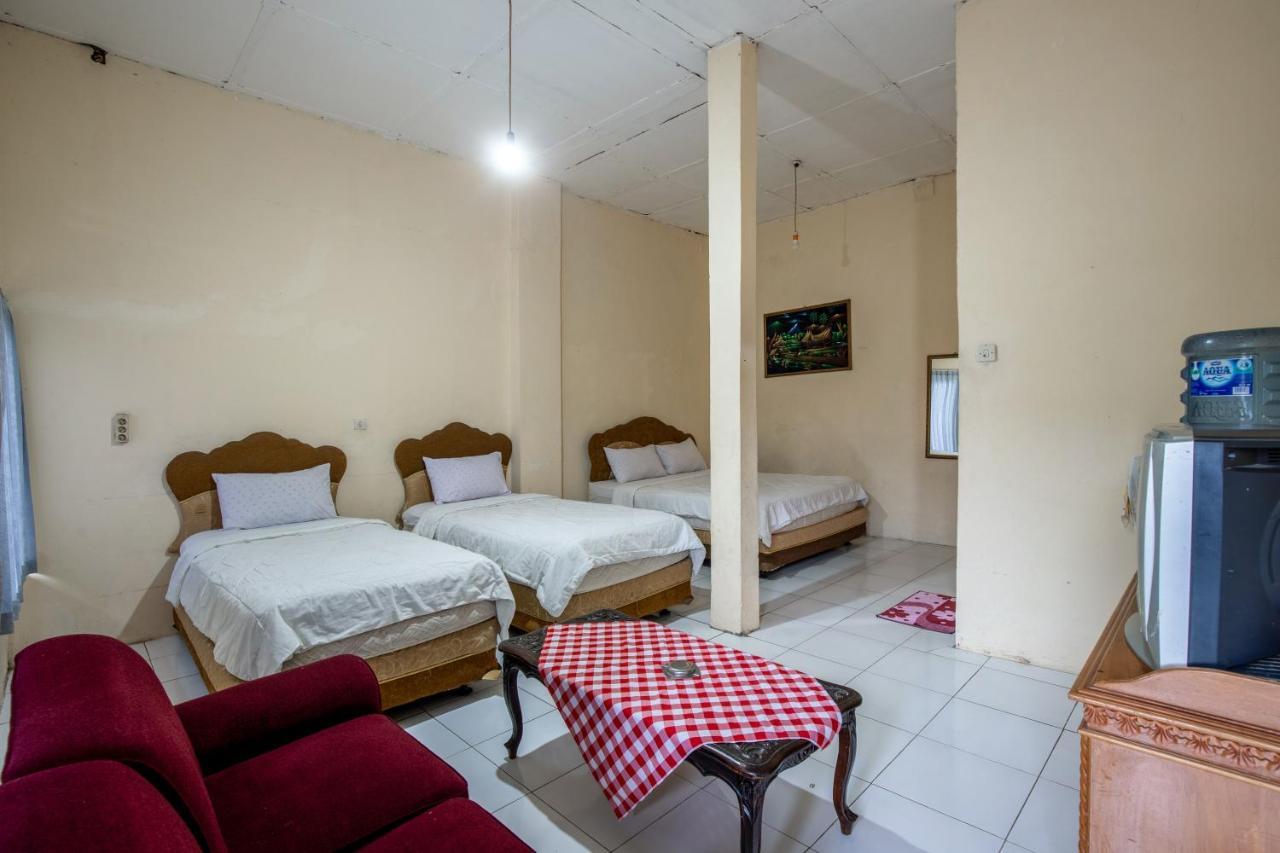 Hotel Jogja Букитинги Екстериор снимка