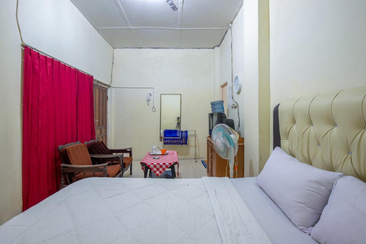Hotel Jogja Букитинги Екстериор снимка