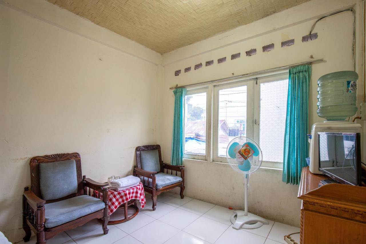 Hotel Jogja Букитинги Екстериор снимка