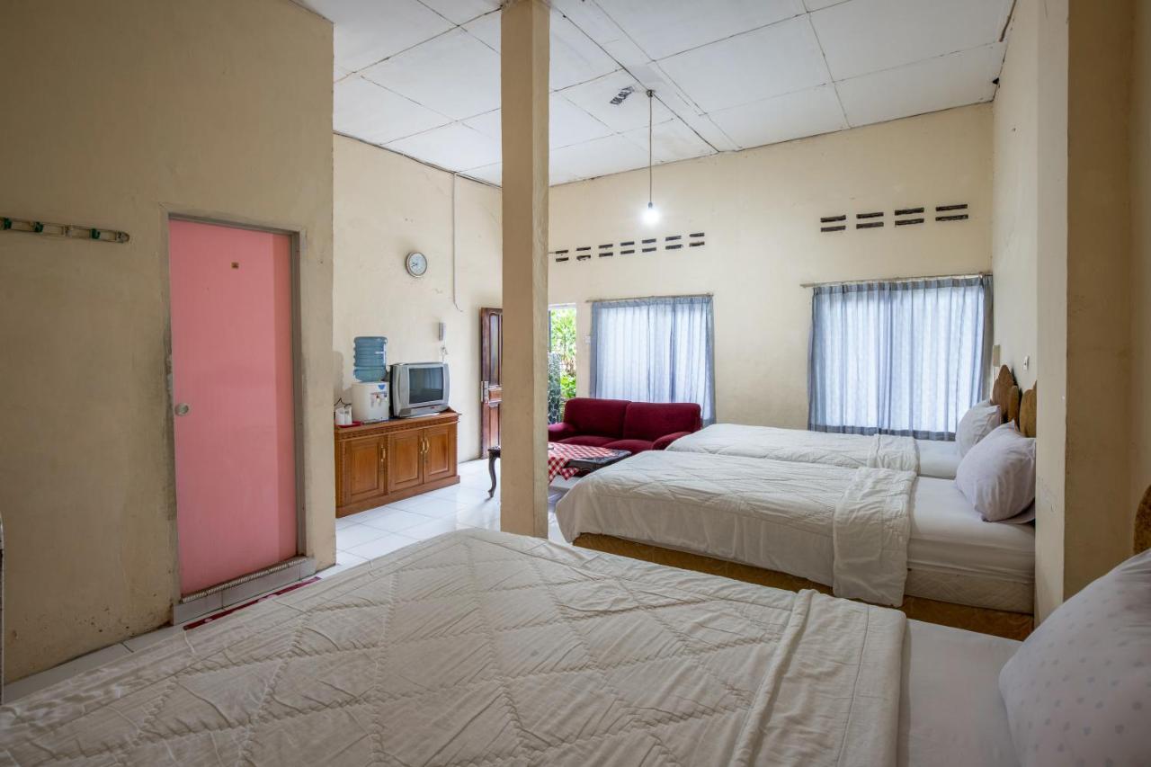 Hotel Jogja Букитинги Екстериор снимка