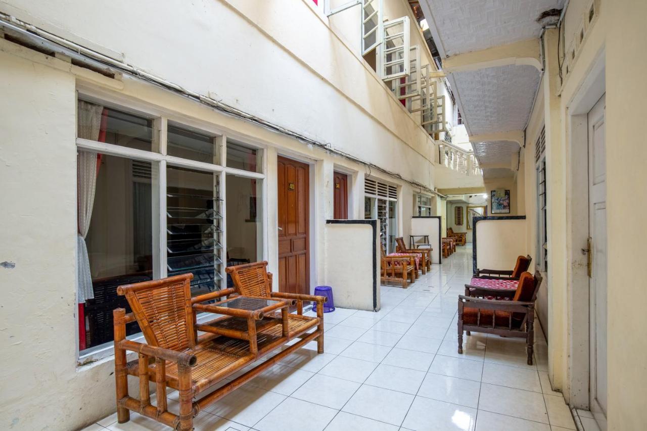 Hotel Jogja Букитинги Екстериор снимка