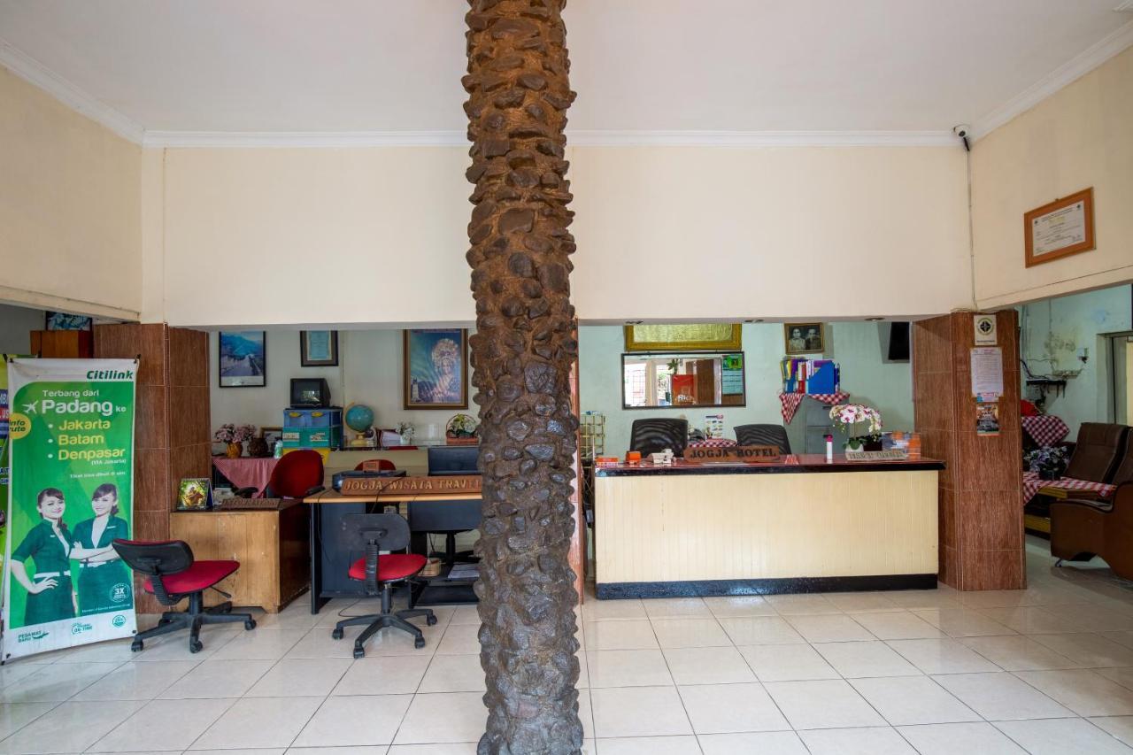 Hotel Jogja Букитинги Екстериор снимка