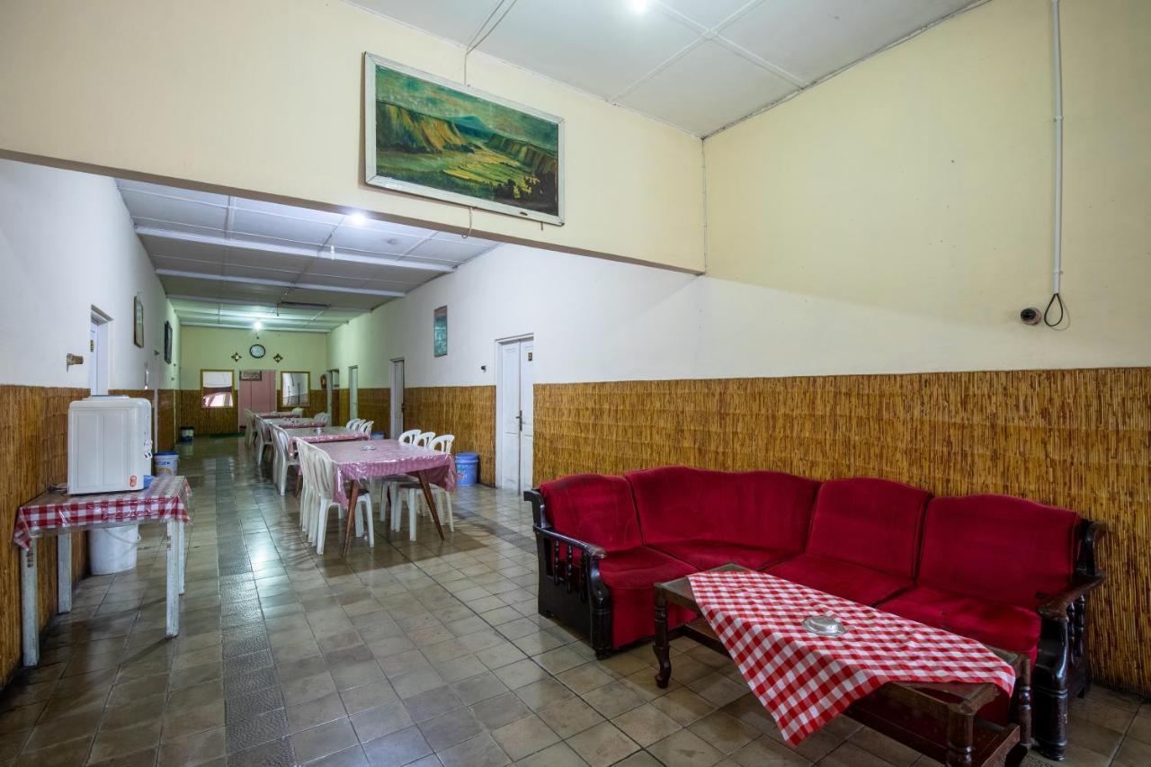 Hotel Jogja Букитинги Екстериор снимка