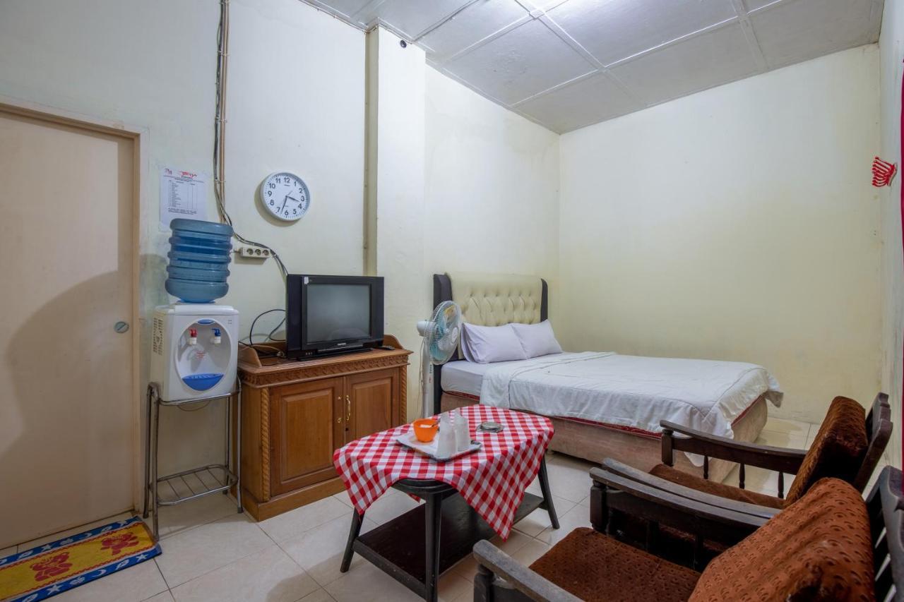 Hotel Jogja Букитинги Екстериор снимка