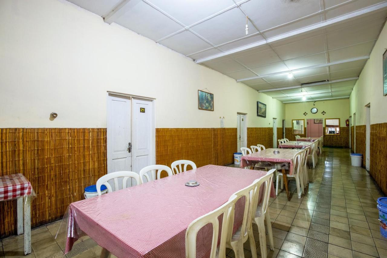 Hotel Jogja Букитинги Екстериор снимка